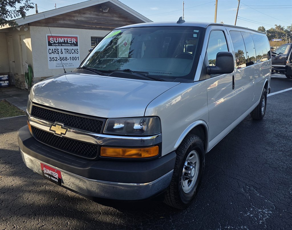 2017 Chevrolet Express Passenger LS
